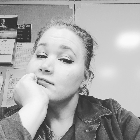 Meet your Posher, Christine - Picture 3 of 7